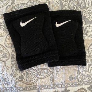Volleyball knee pads